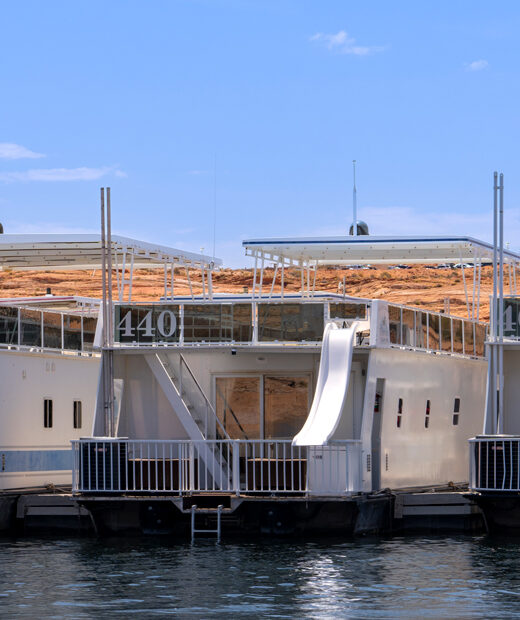 APM Houseboat rental